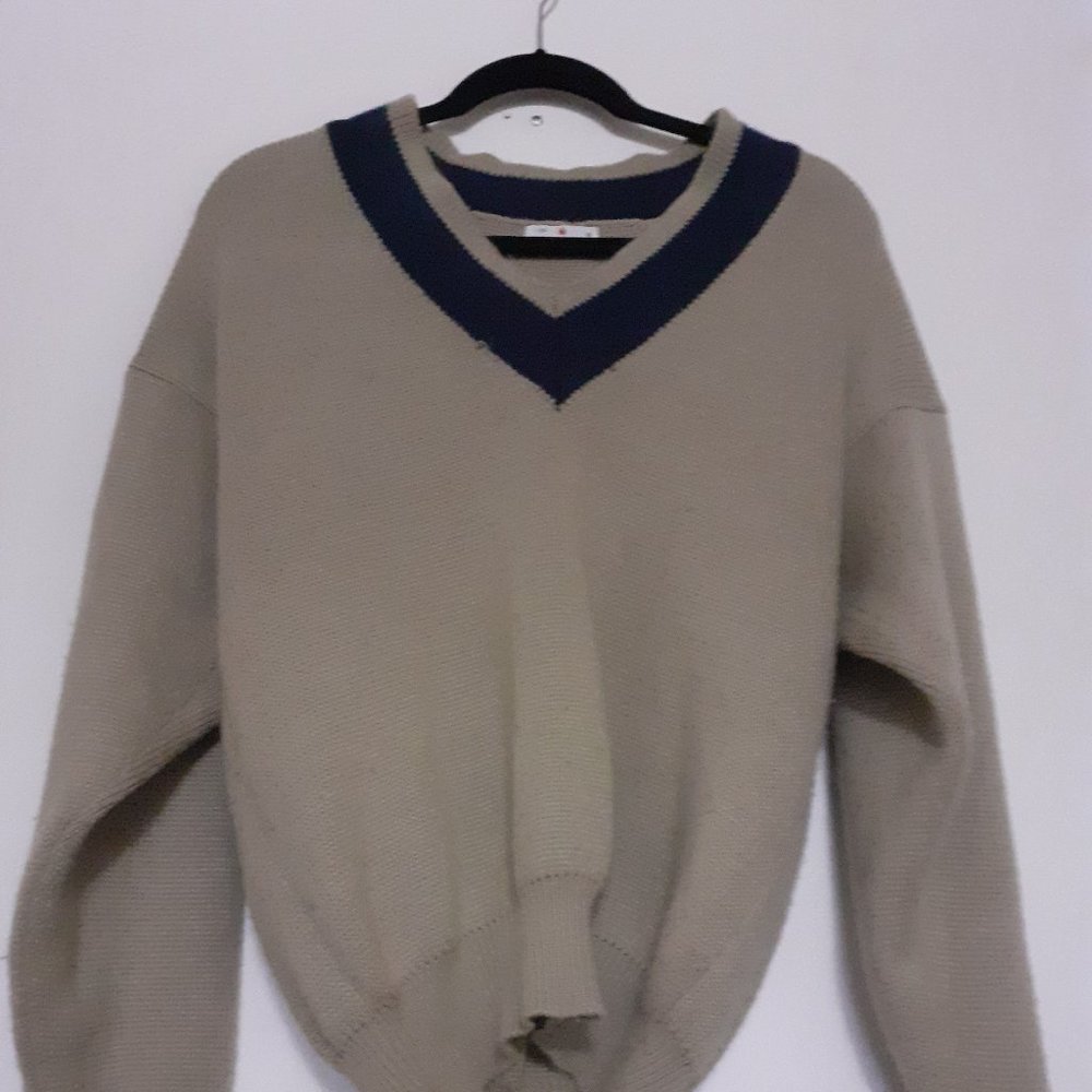 ROMULLET SWEATER SIZE SMALL USED